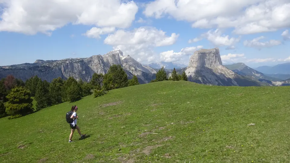 Le Mont Aiguille depuis les Hauts-Plateaux
